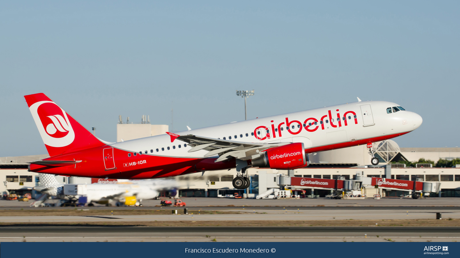 Air Berlin  Airbus A320  HB-IOR