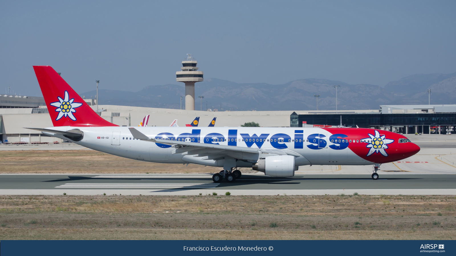 Edelweiss  Airbus A330-200  HB-IQI