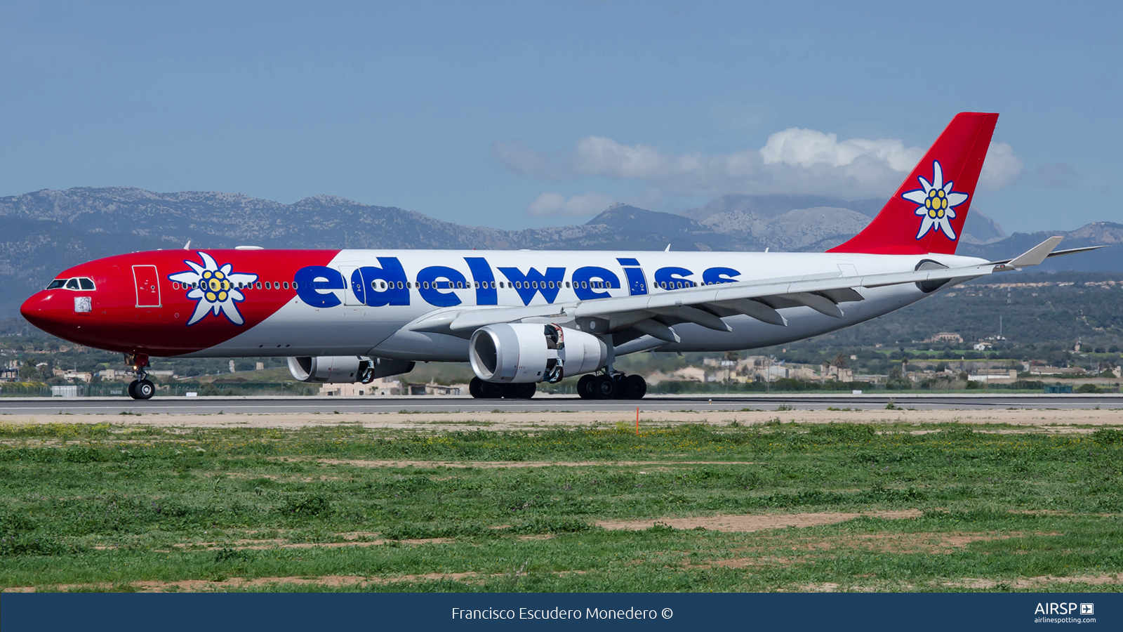 Edelweiss  Airbus A330-300  HB-JHQ