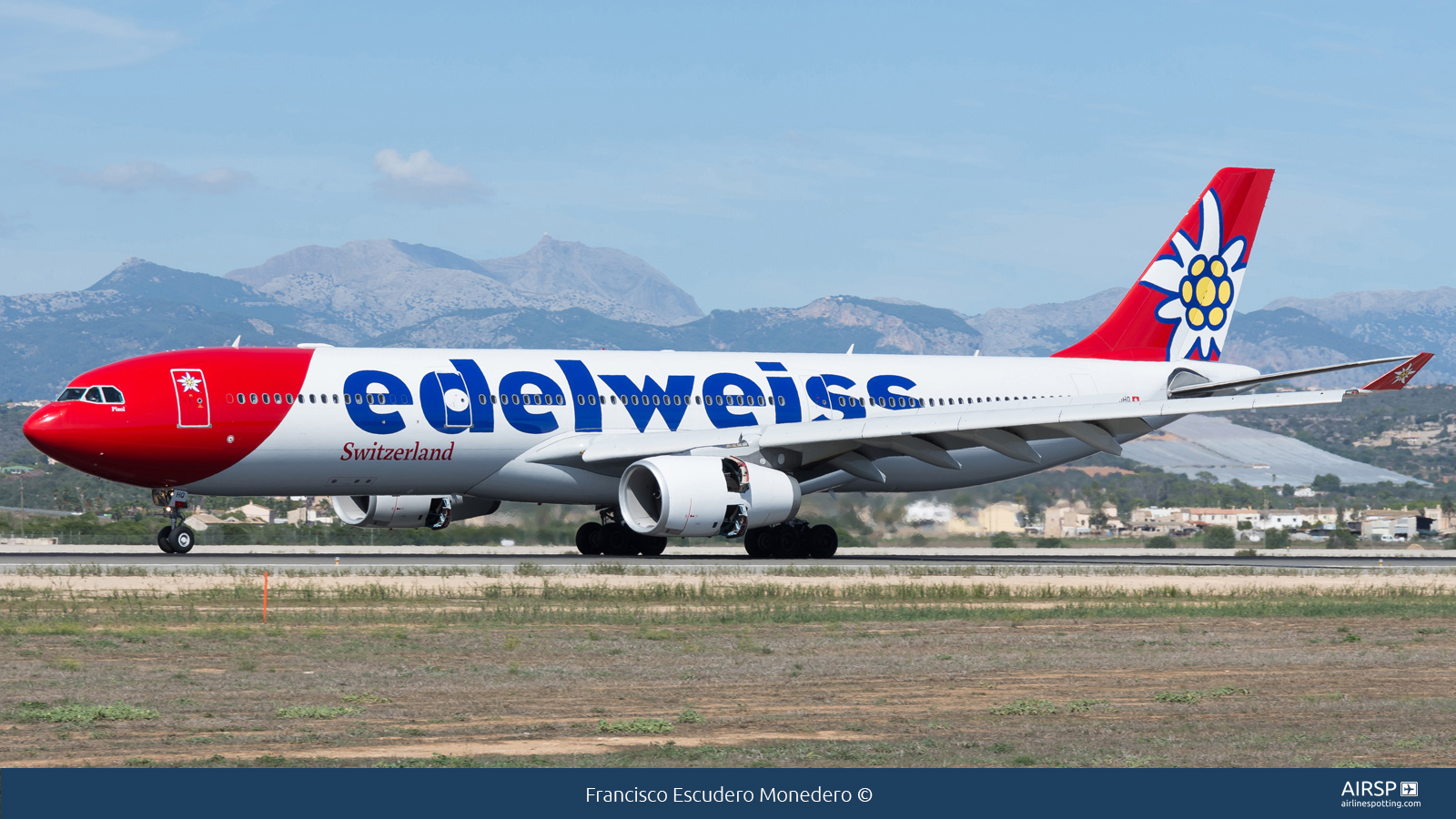 Edelweiss  Airbus A330-300  HB-JHQ