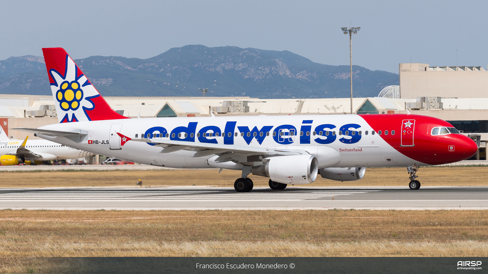 Edelweiss  Airbus A320  HB-JLS