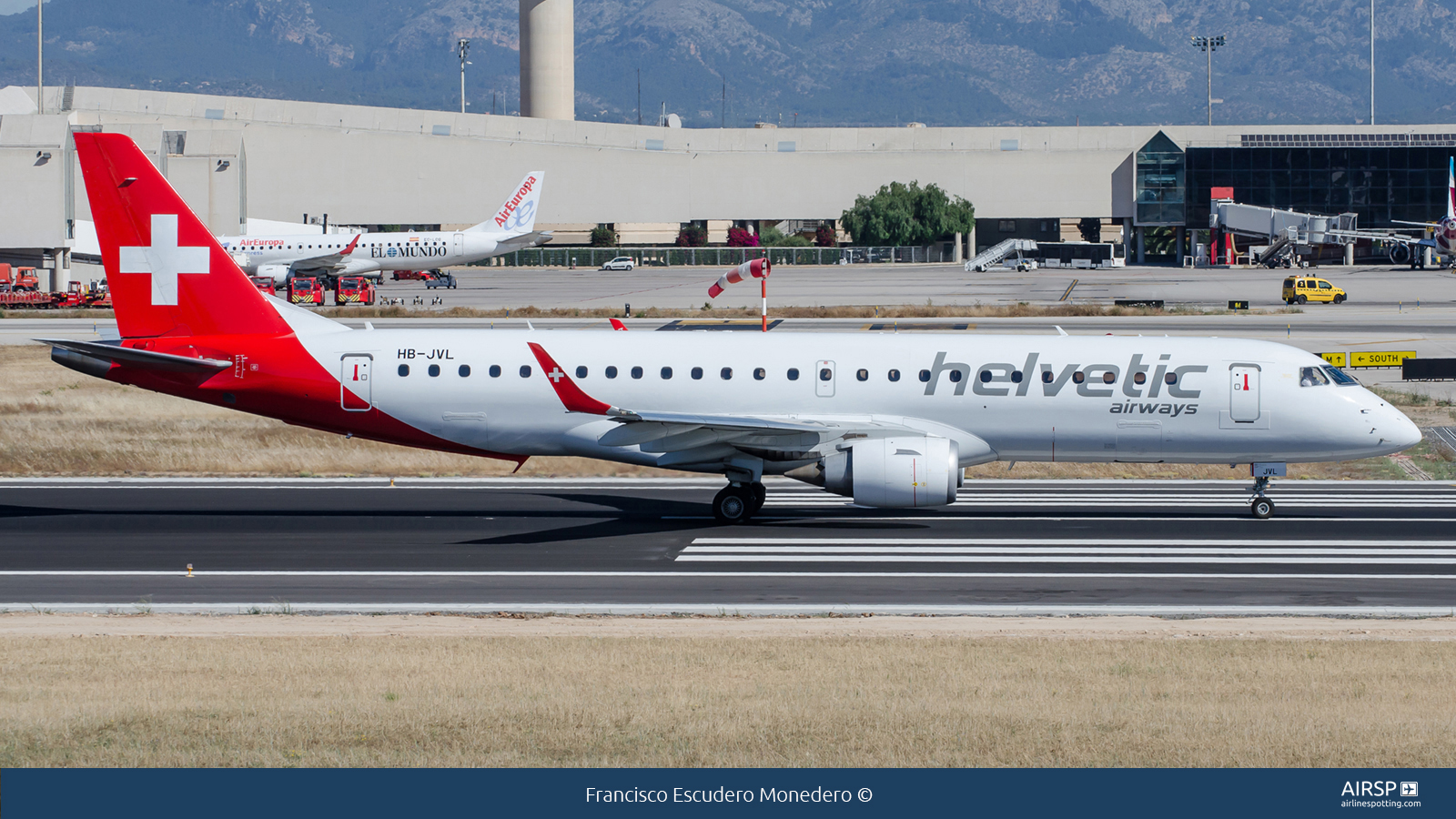 Helvetic Airways  Embraer E190  HB-JVL