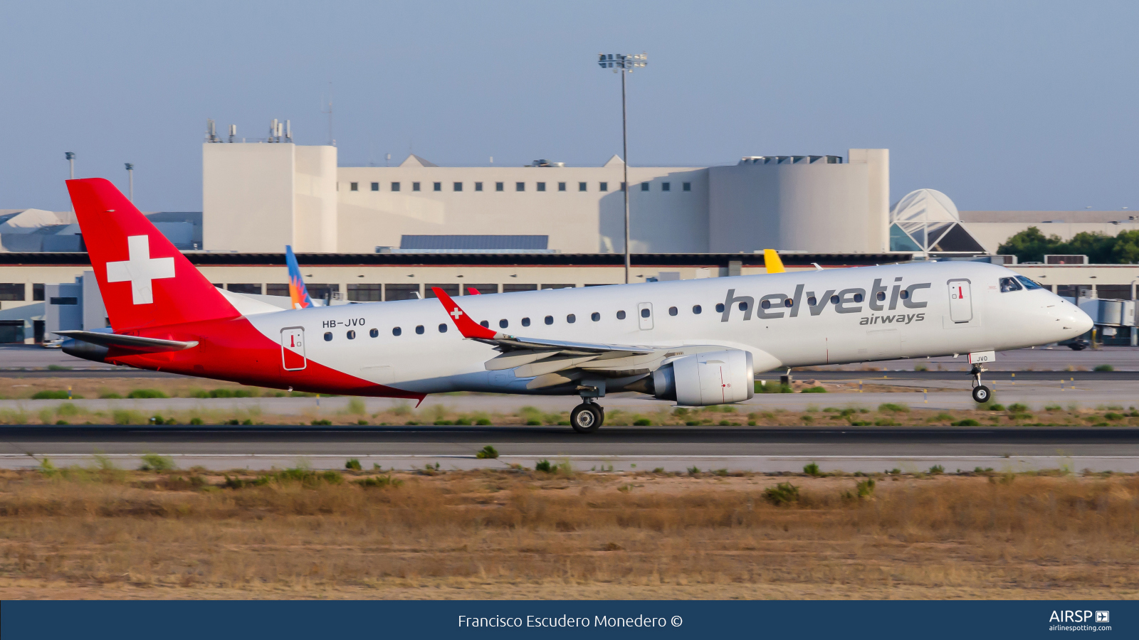 Helvetic Airways  Embraer E190  HB-JVO