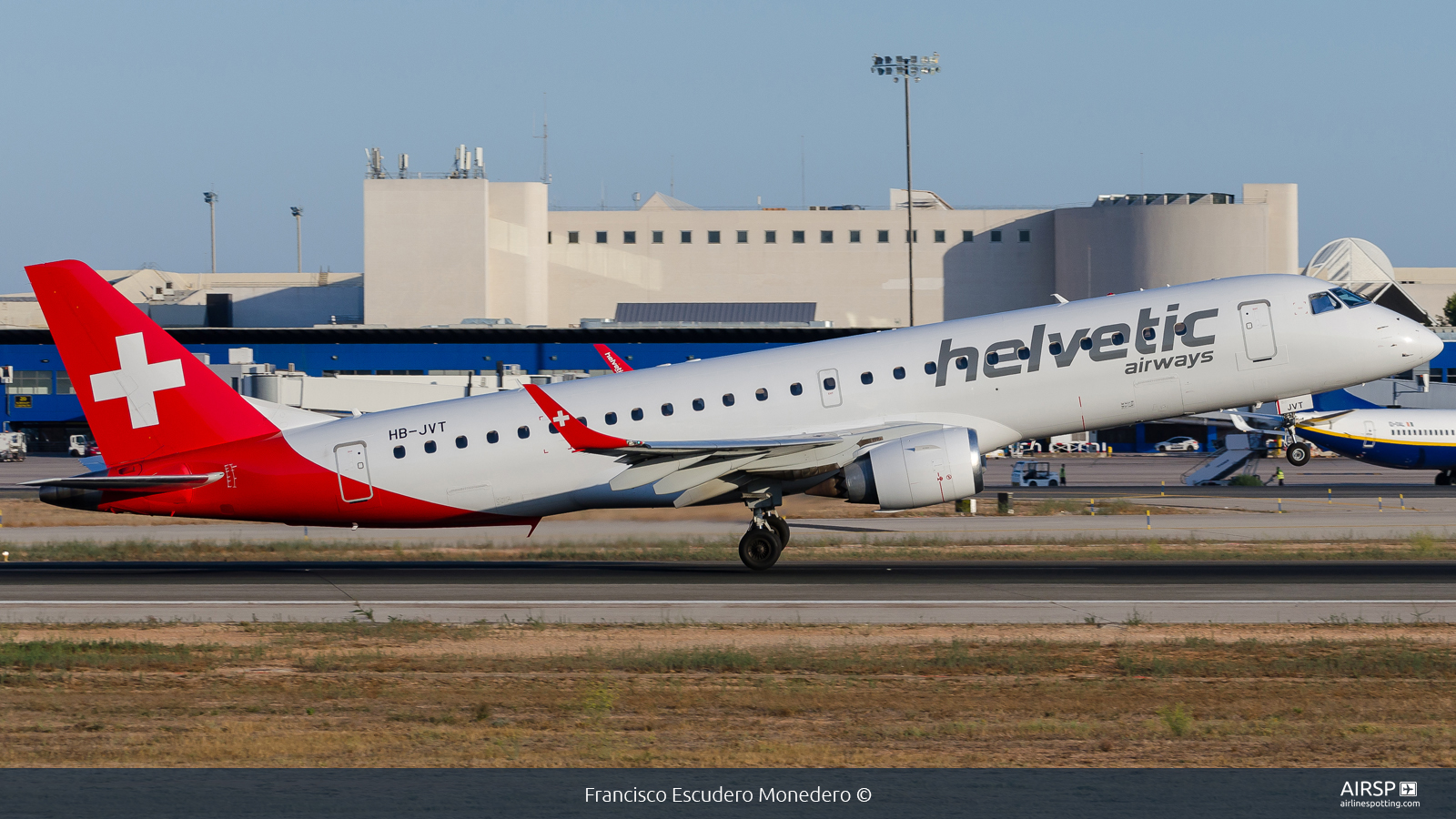 Helvetic Airways  Embraer E190  HB-JVT