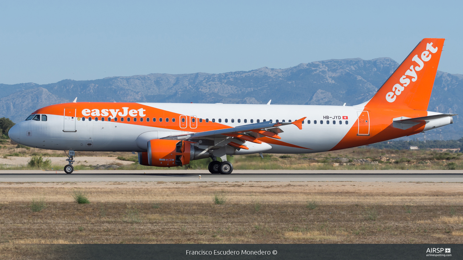 Easyjet  Airbus A320  HB-JYD