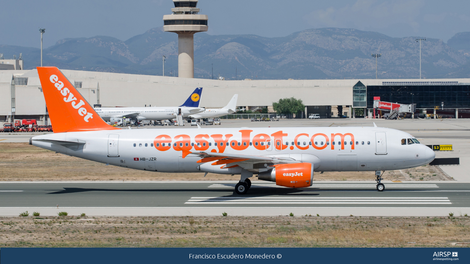 Easyjet  Airbus A320  HB-JZR