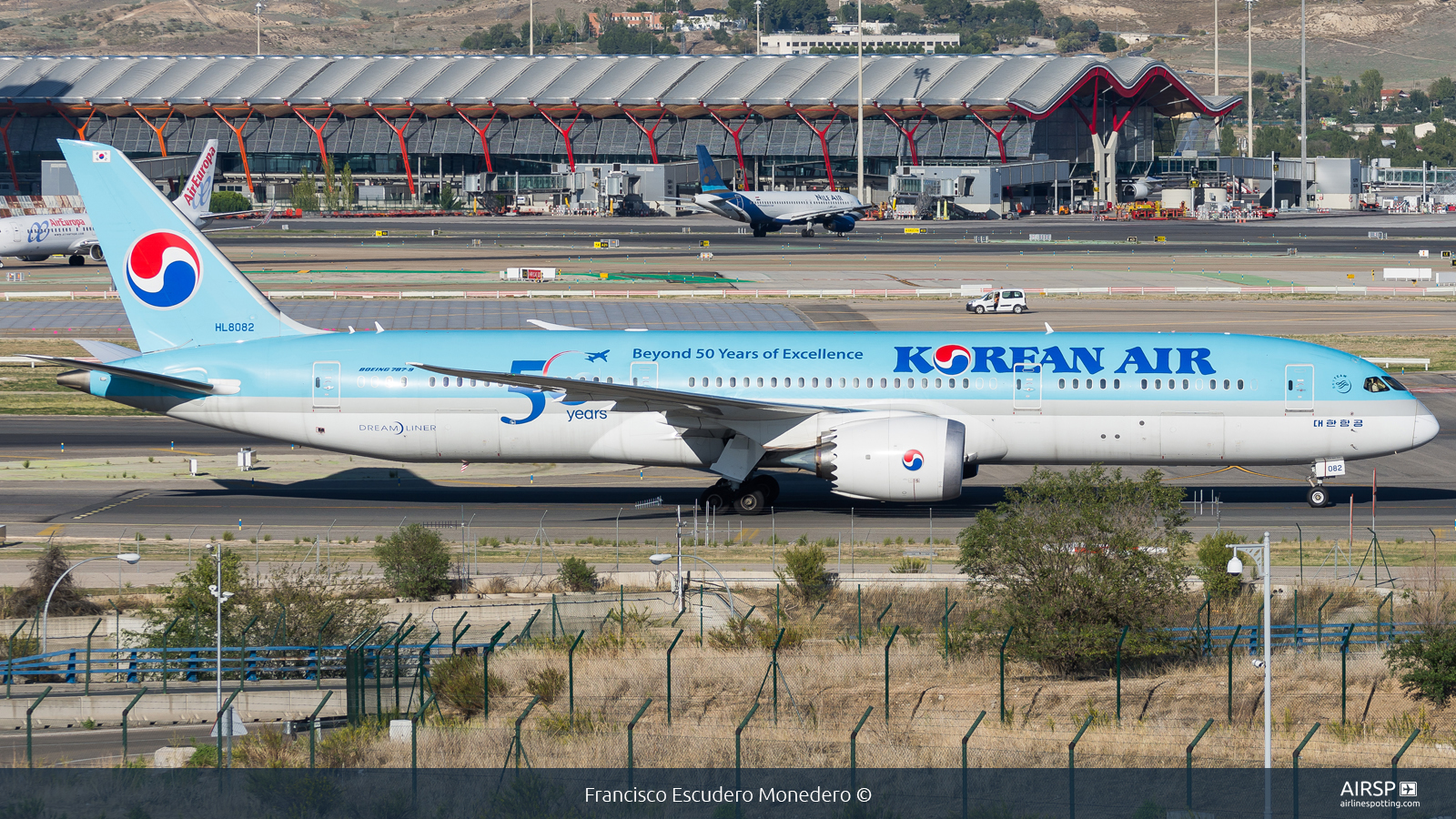 Korean Air  Boeing 787-9  HL8082