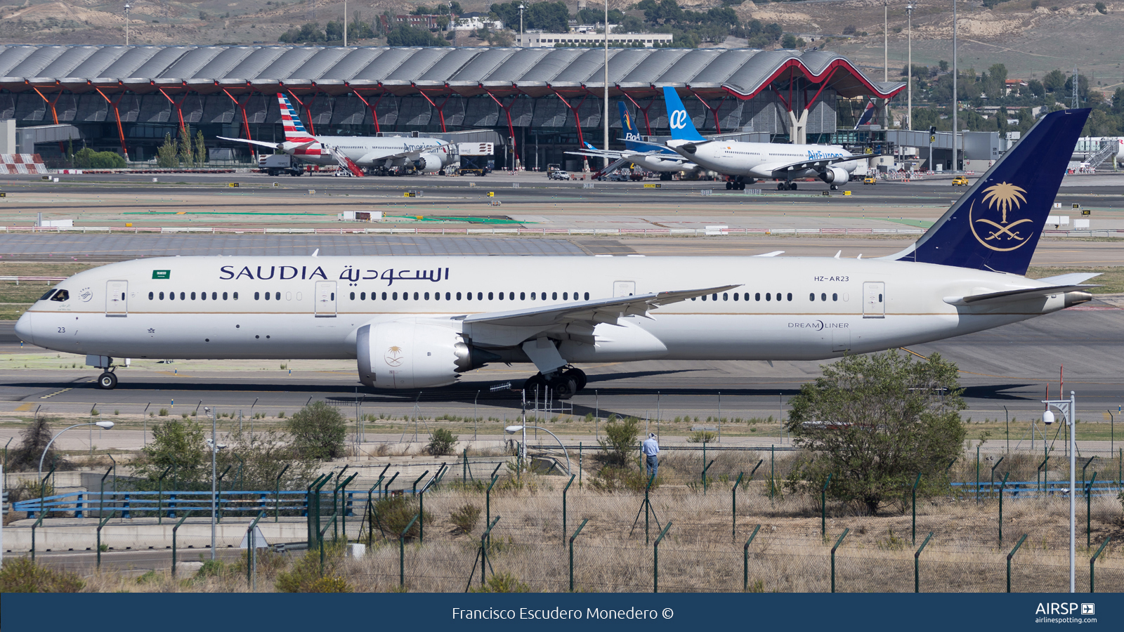 Saudia  Boeing 787-9  HZ-AR23