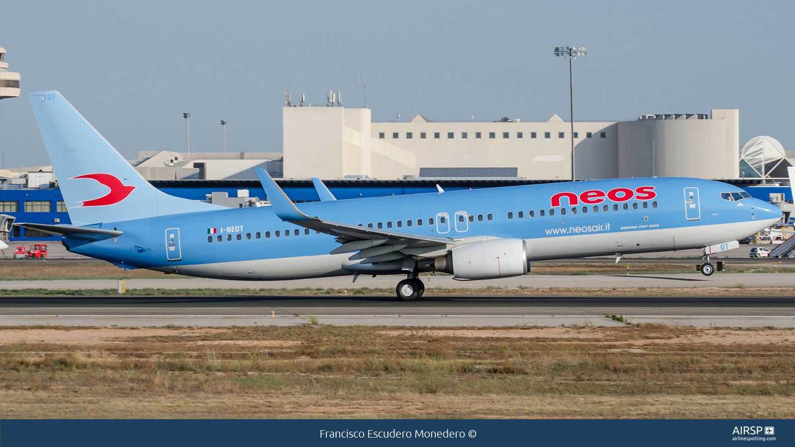 Neos  Boeing 737-800  I-NEOT