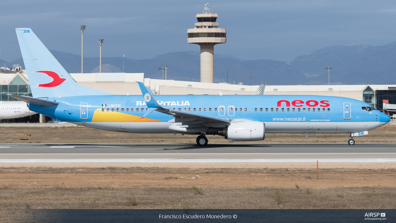 Neos  Boeing 737-800  I-NEOW