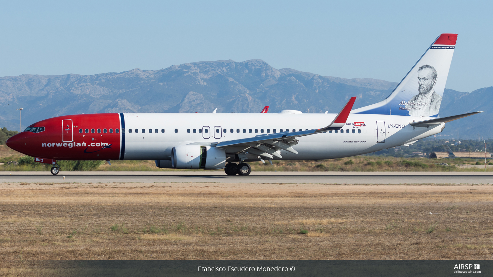 Norwegian  Boeing 737-800  LN-ENQ