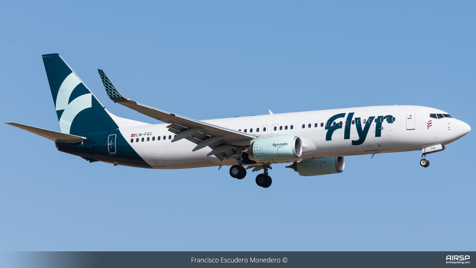 Flyr  Boeing 737-800  LN-FGC