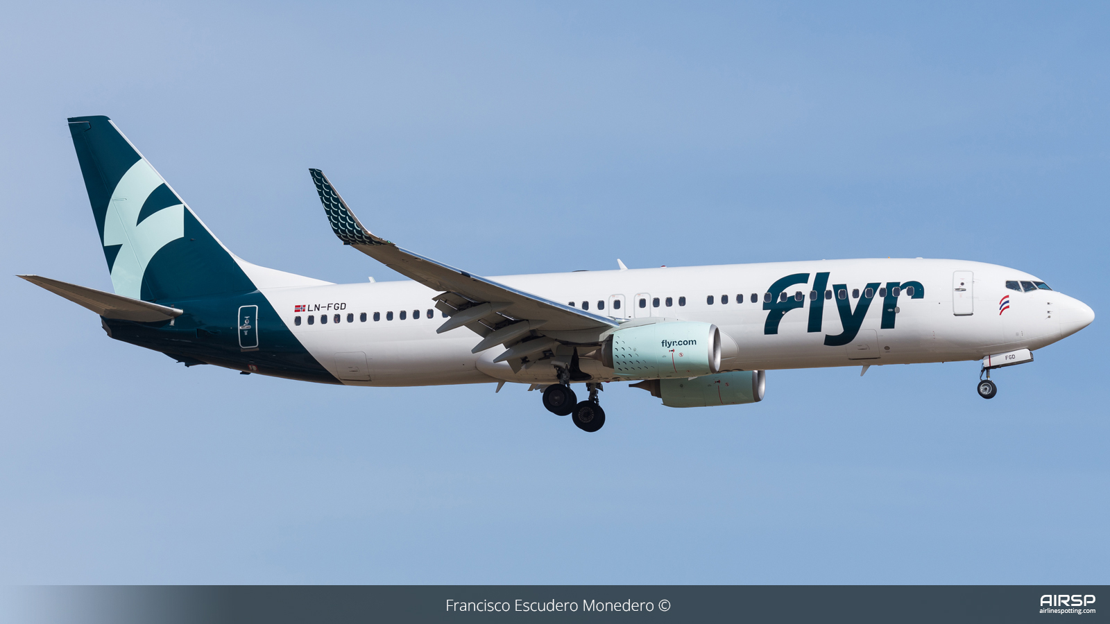 Flyr  Boeing 737-800  LN-FGD