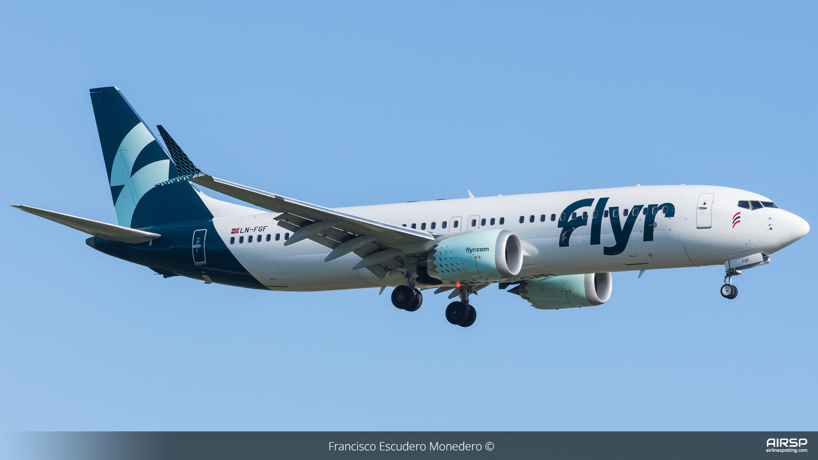 Flyr  Boeing 737 Max 8  LN-FGF