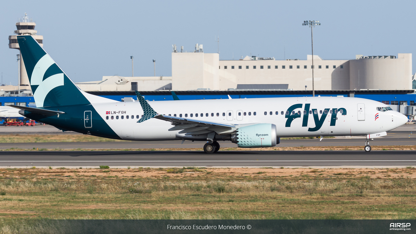 Flyr  Boeing 737 Max 8  LN-FGH