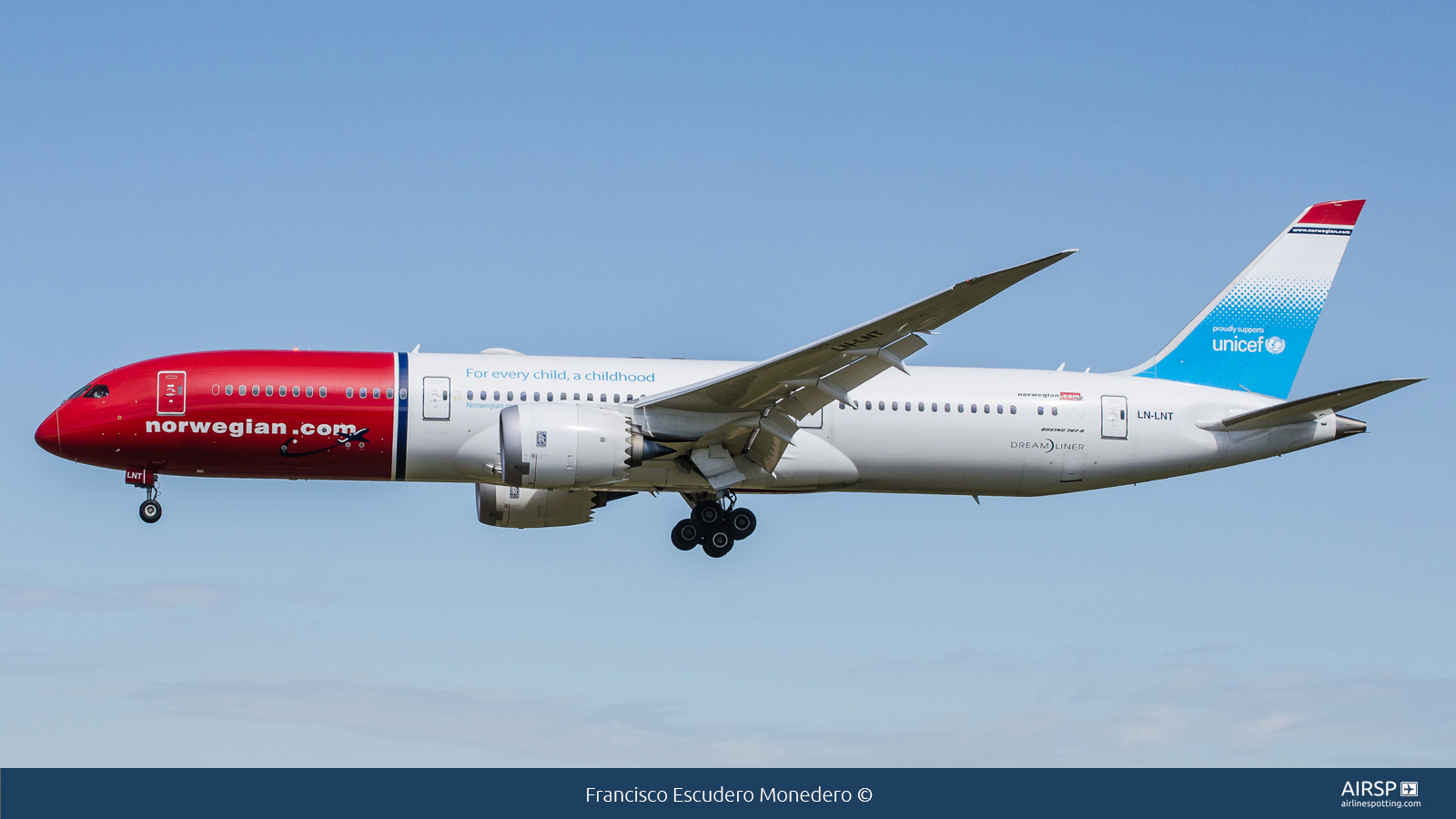 Norwegian  Boeing 787-9  LN-LNT