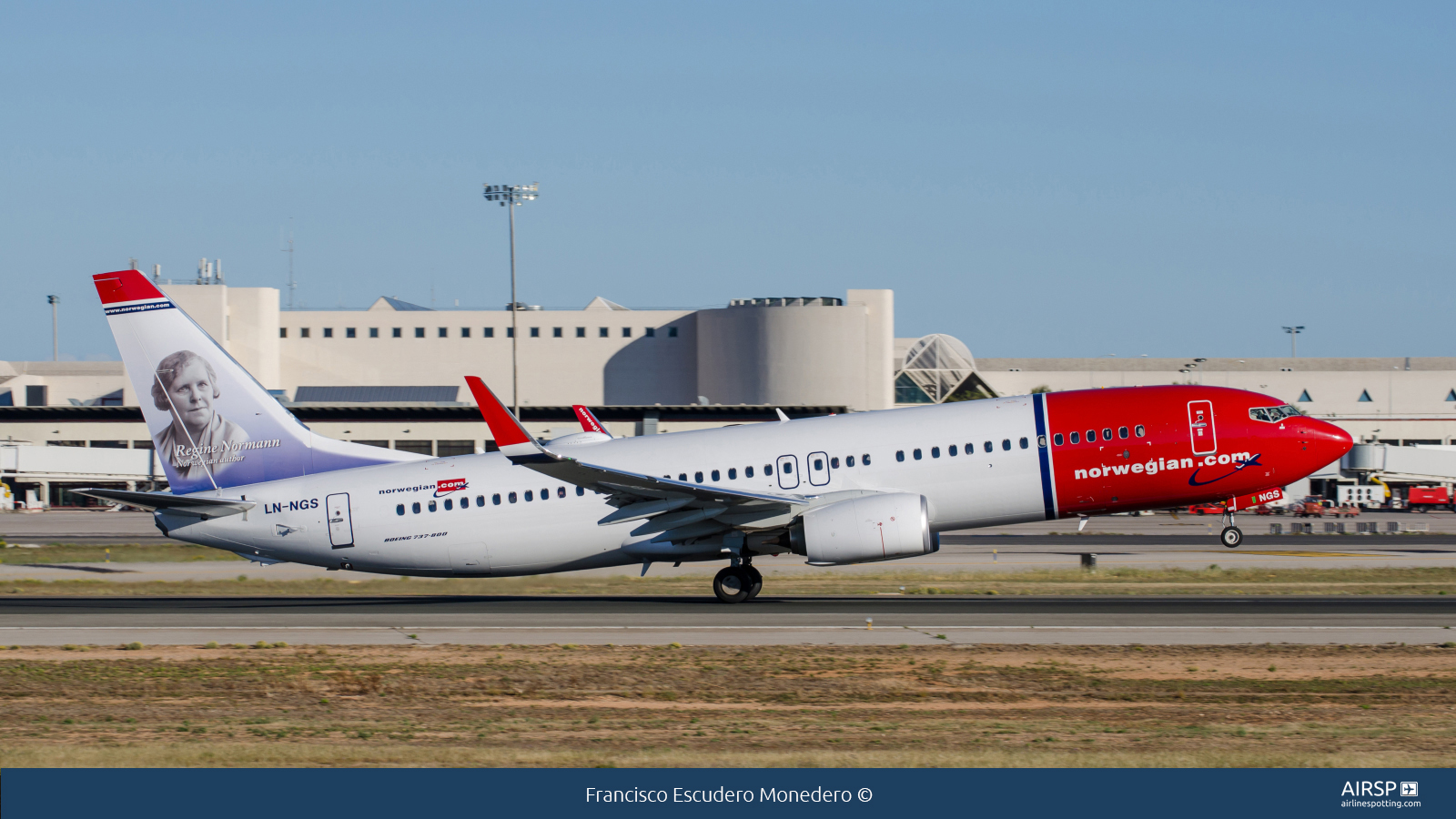 Norwegian  Boeing 737-800  LN-NGS