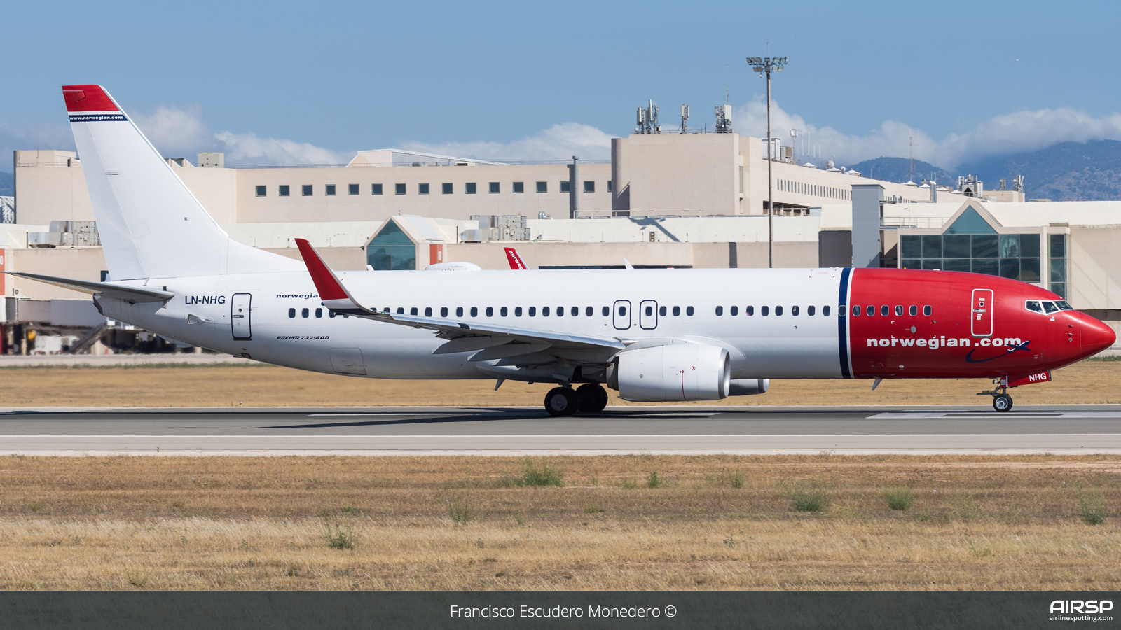 Norwegian  Boeing 737-800  LN-NHG