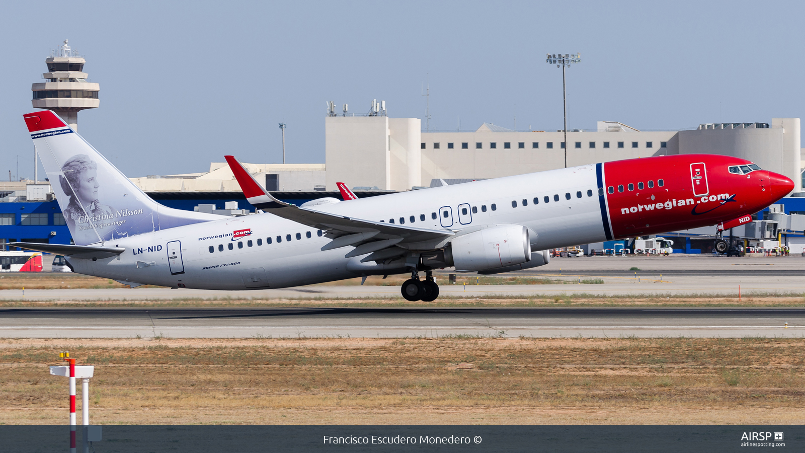 Norwegian  Boeing 737-800  LN-NID