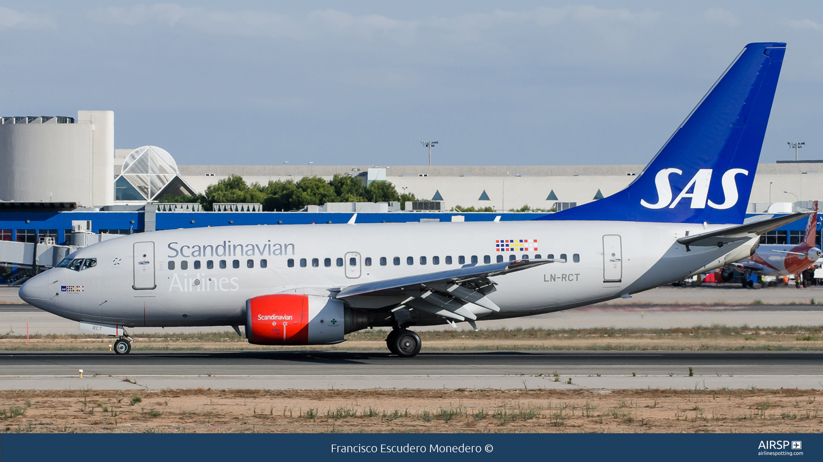 SAS Scandinavian Airlines  Boeing 737-600  LN-RCT