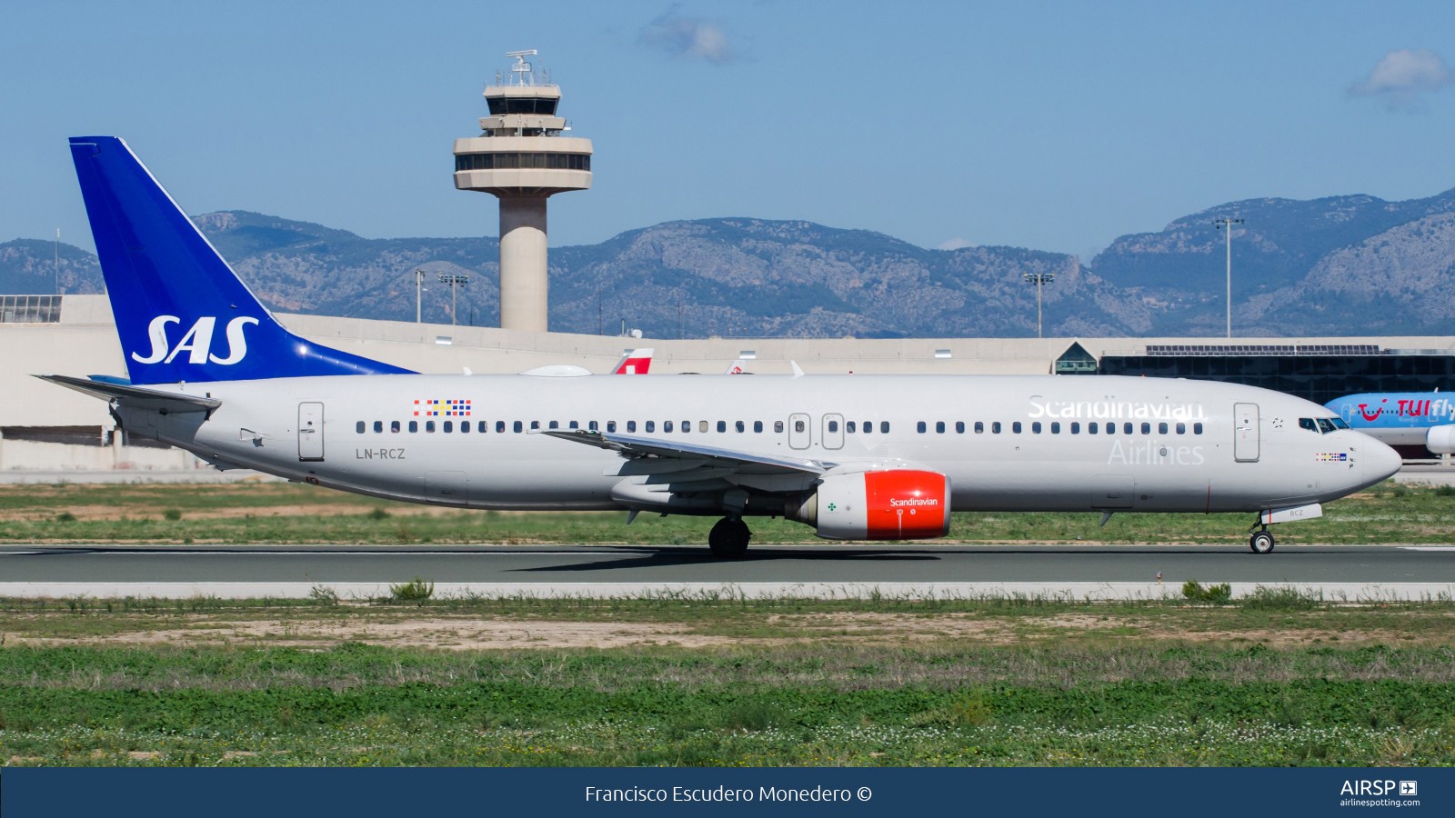 SAS Scandinavian Airlines  Boeing 737-800  LN-RCZ