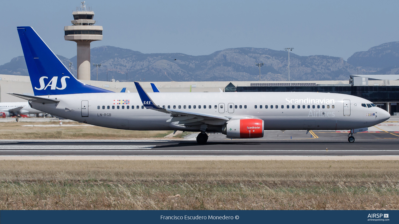 SAS Scandinavian Airlines  Boeing 737-800  LN-RGB