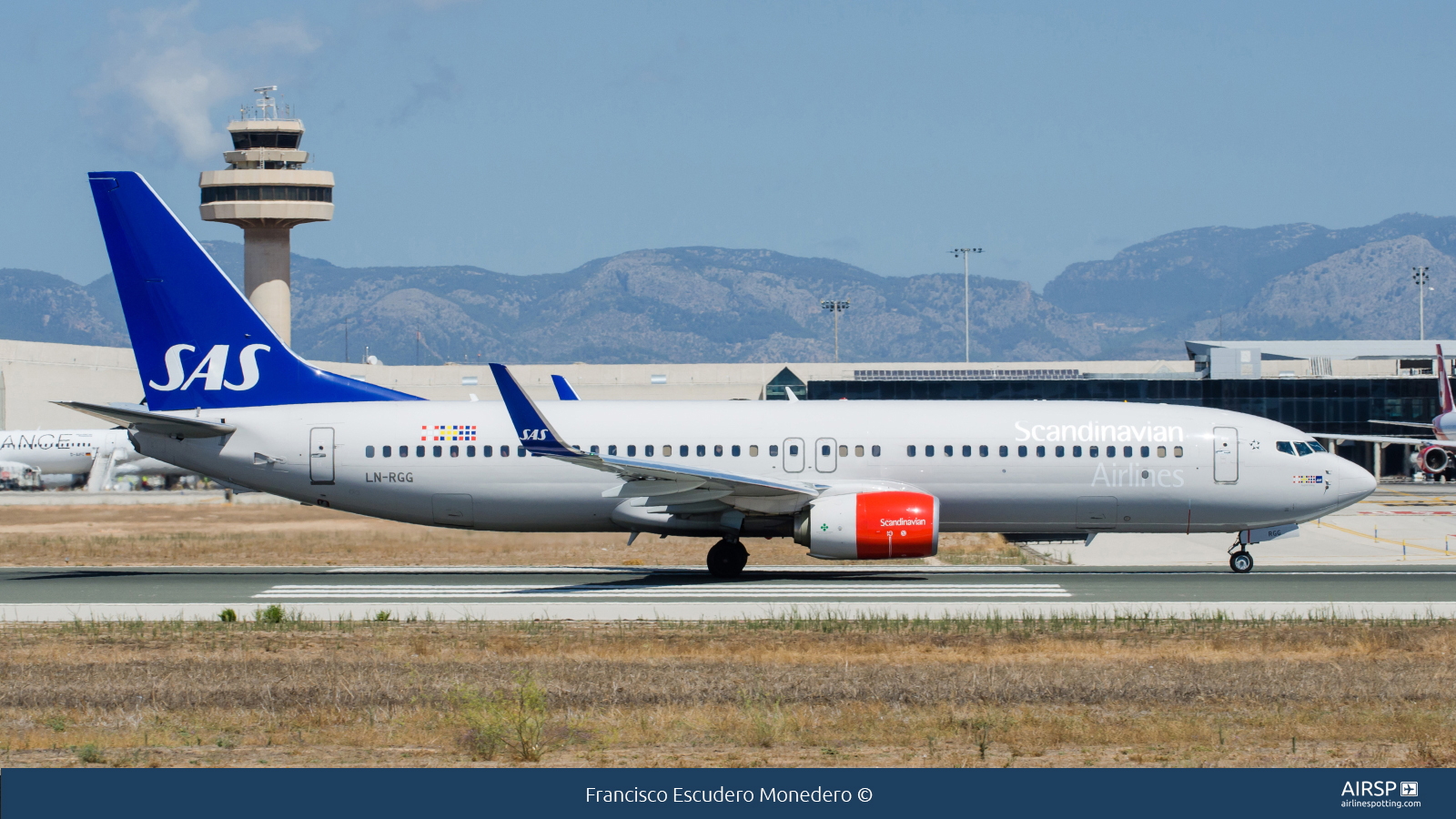 SAS Scandinavian Airlines  Boeing 737-800  LN-RGG