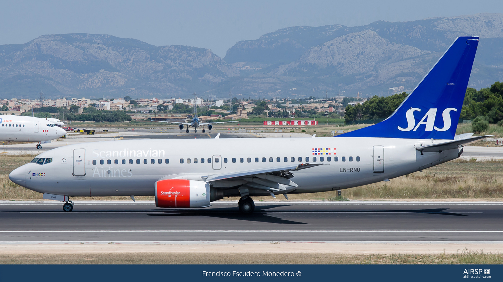 SAS Scandinavian Airlines  Boeing 737-700  LN-RNO