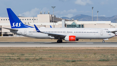 SAS Scandinavian Airlines Boeing 737-800