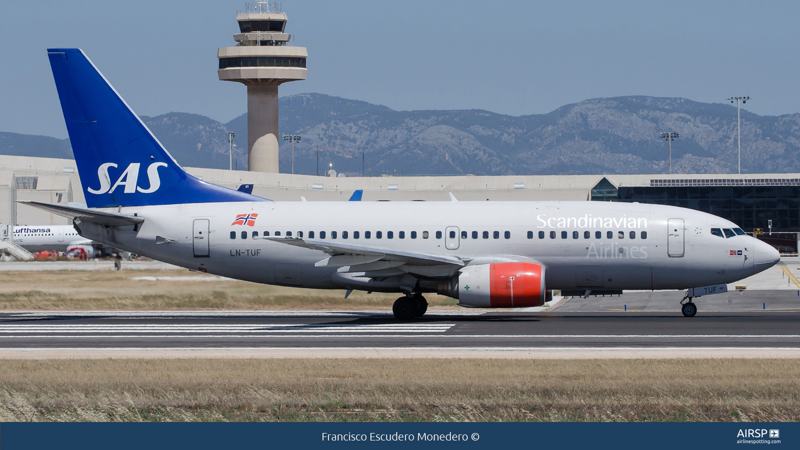SAS Scandinavian Airlines  Boeing 737-700  LN-TUF