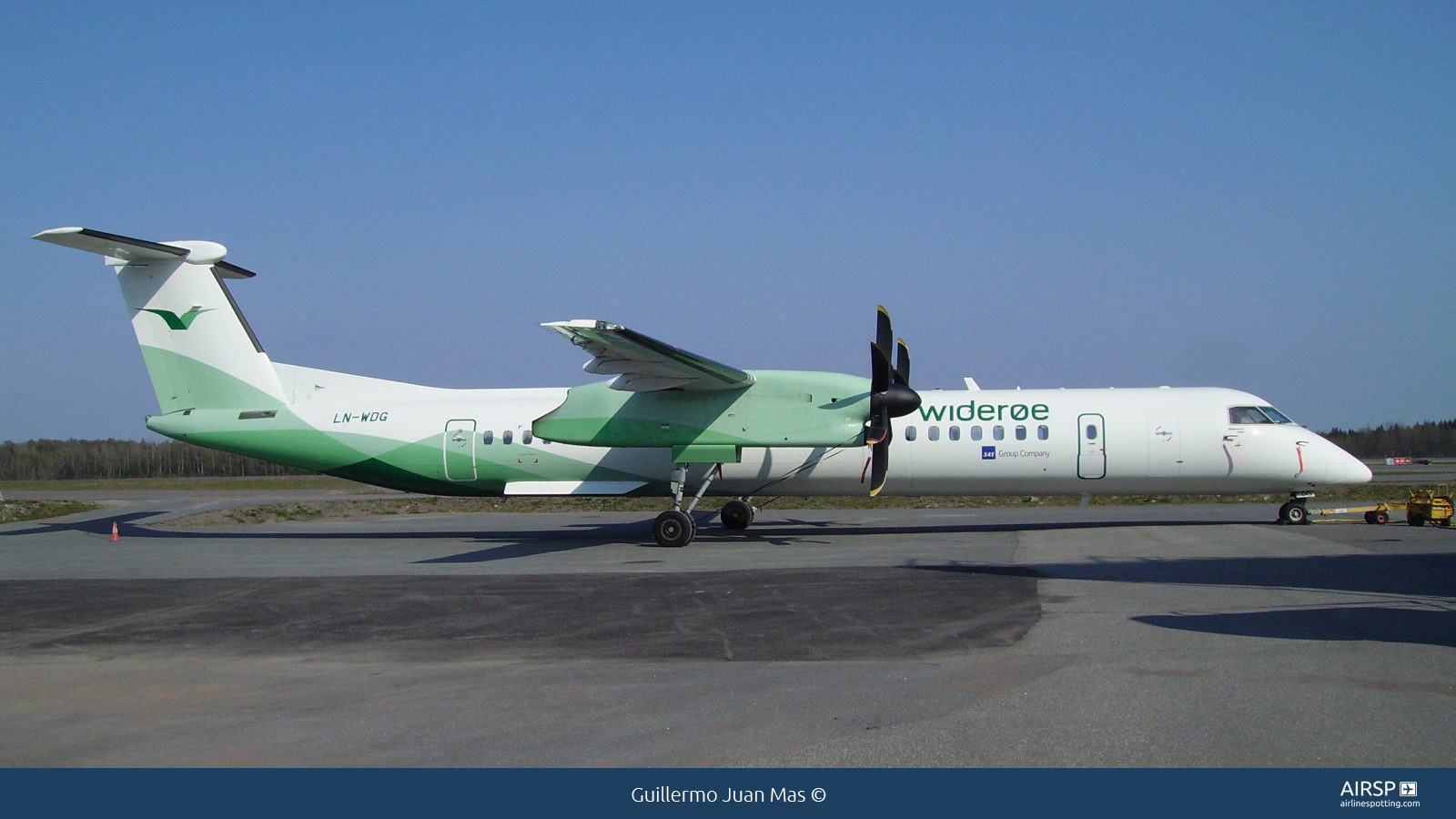 Wideroe  DHC Dash 8-400  LN-WDG