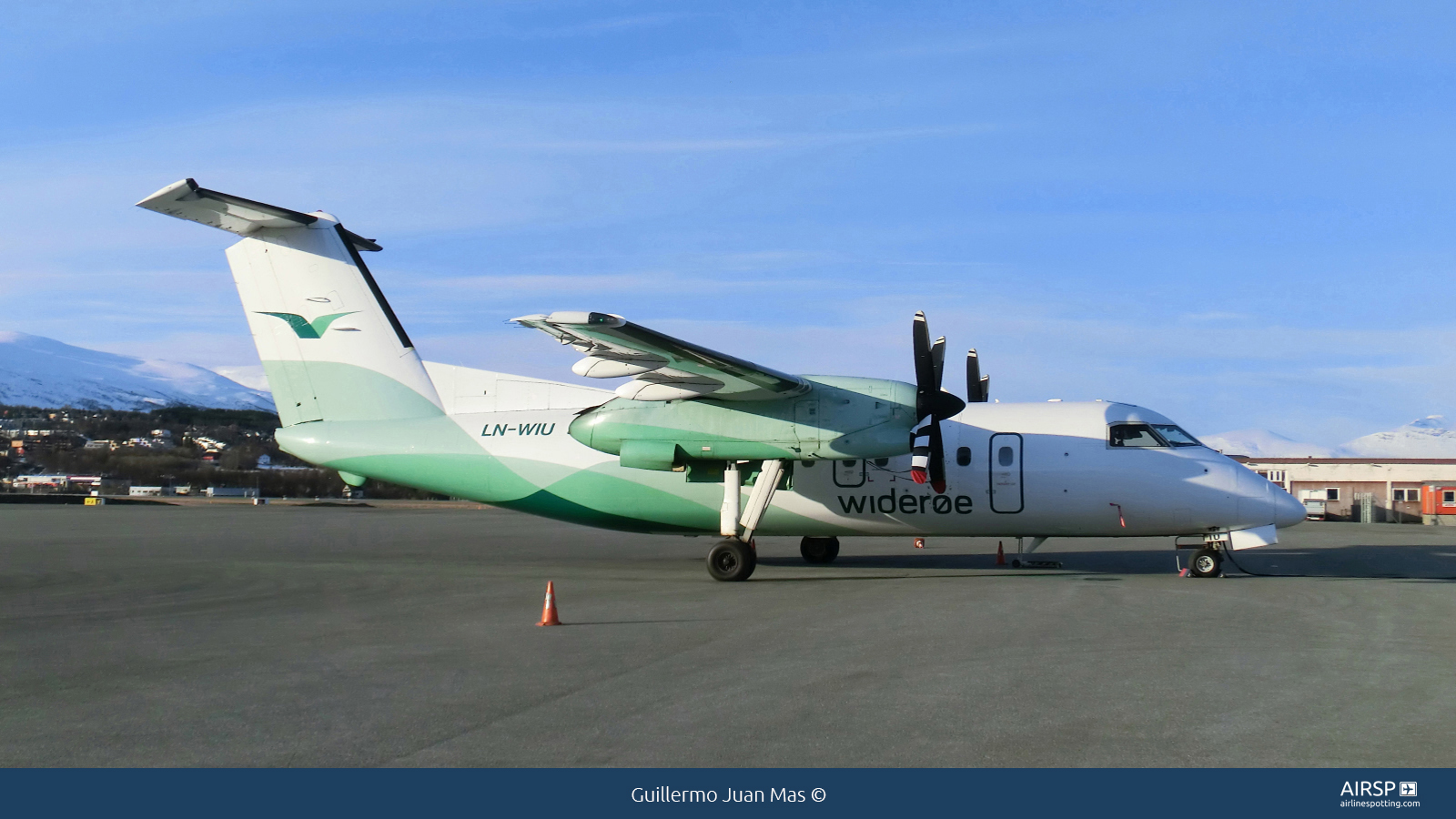 Wideroe  DHC Dash 8-100  LN-WIU