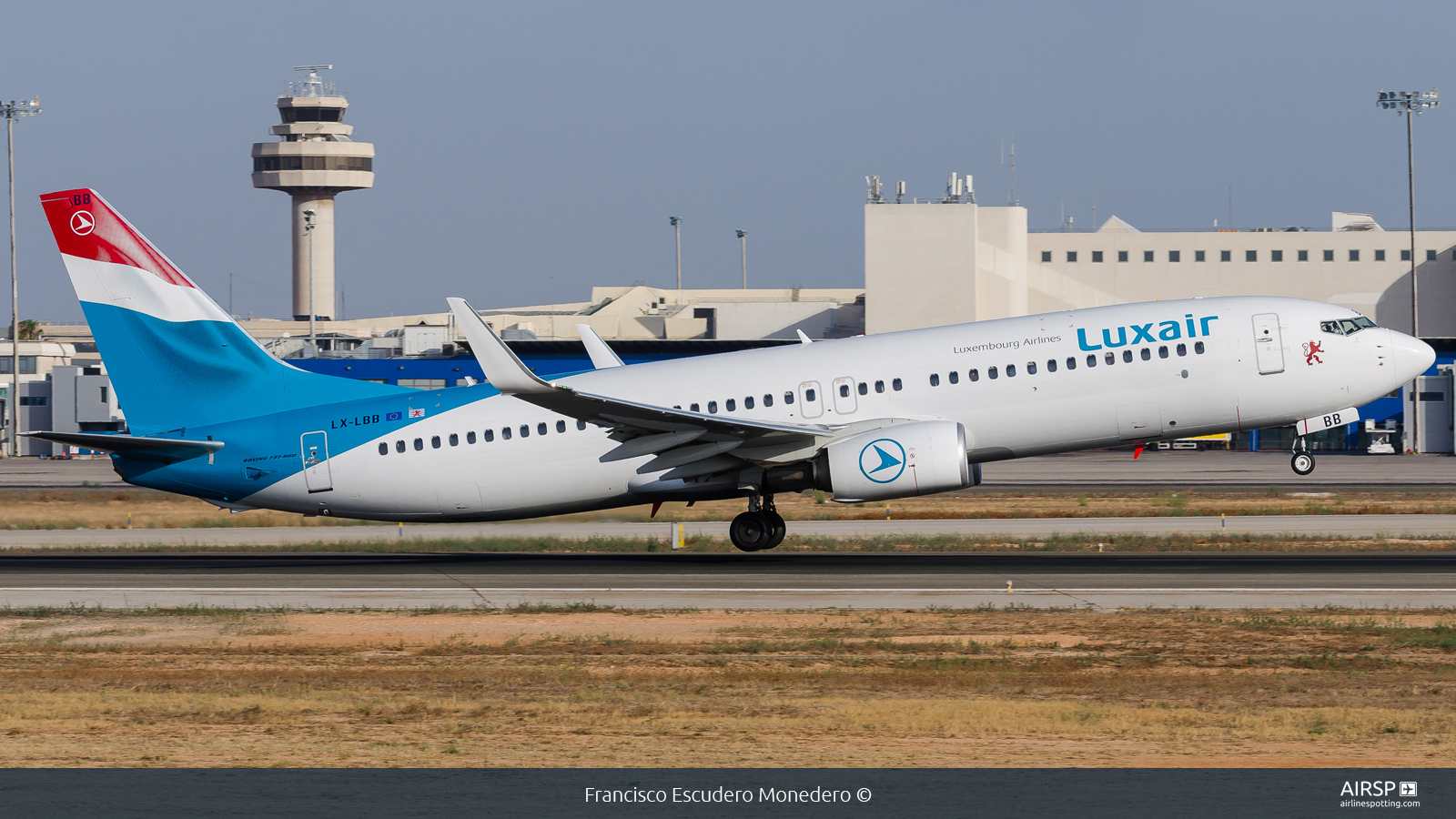 Luxair  Boeing 737-800  LX-LBB