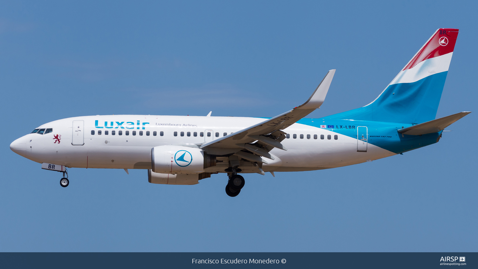 Luxair  Boeing 737-700  LX-LBR