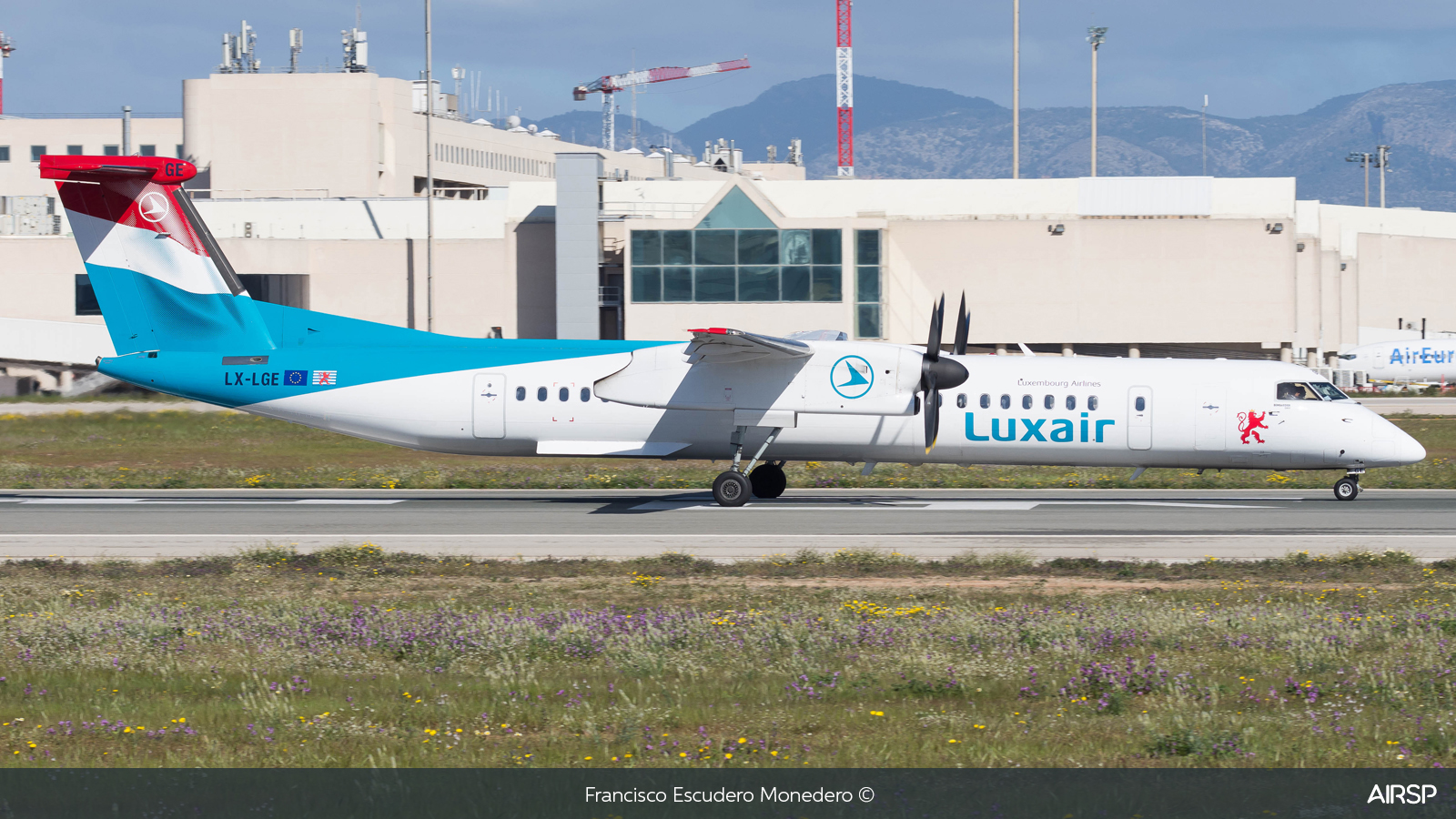 Luxair  DHC Dash 8-400  LX-LGE