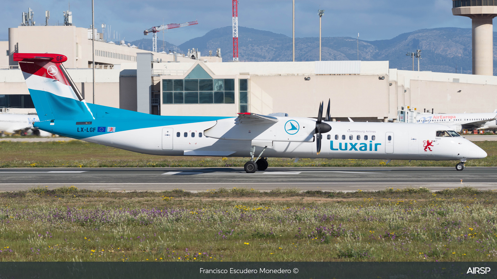 Luxair  DHC Dash 8-400  LX-LGF
