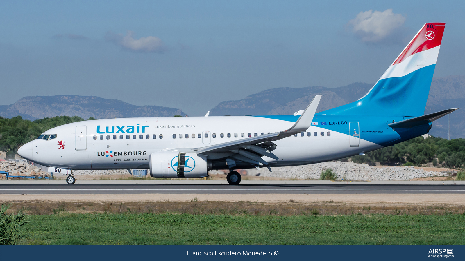 Luxair  Boeing 737-700  LX-LGQ
