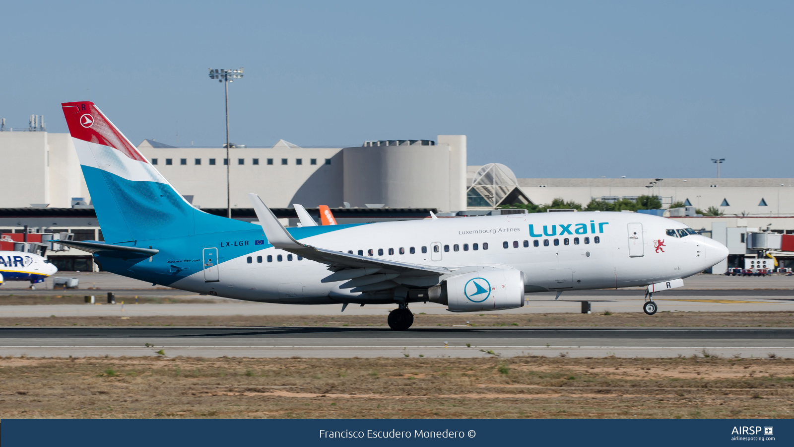 Luxair  Boeing 737-700  LX-LGR