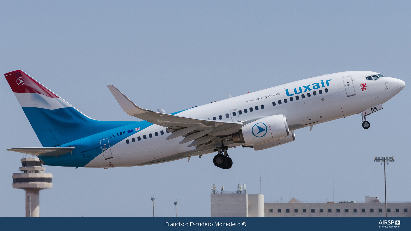 Luxair  Boeing 737-700  LX-LGS