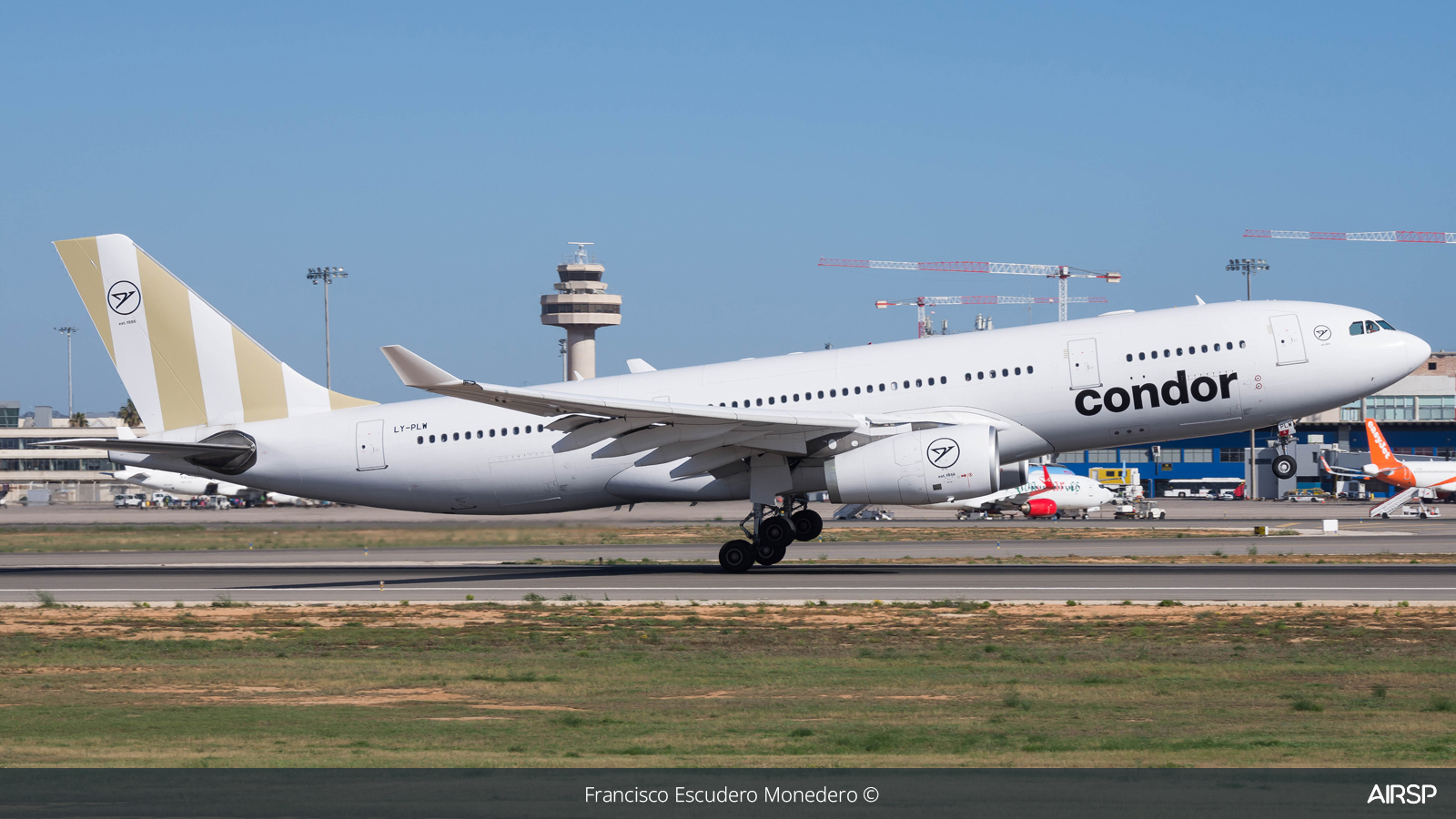 Condor  Airbus A330-200  LY-PLW