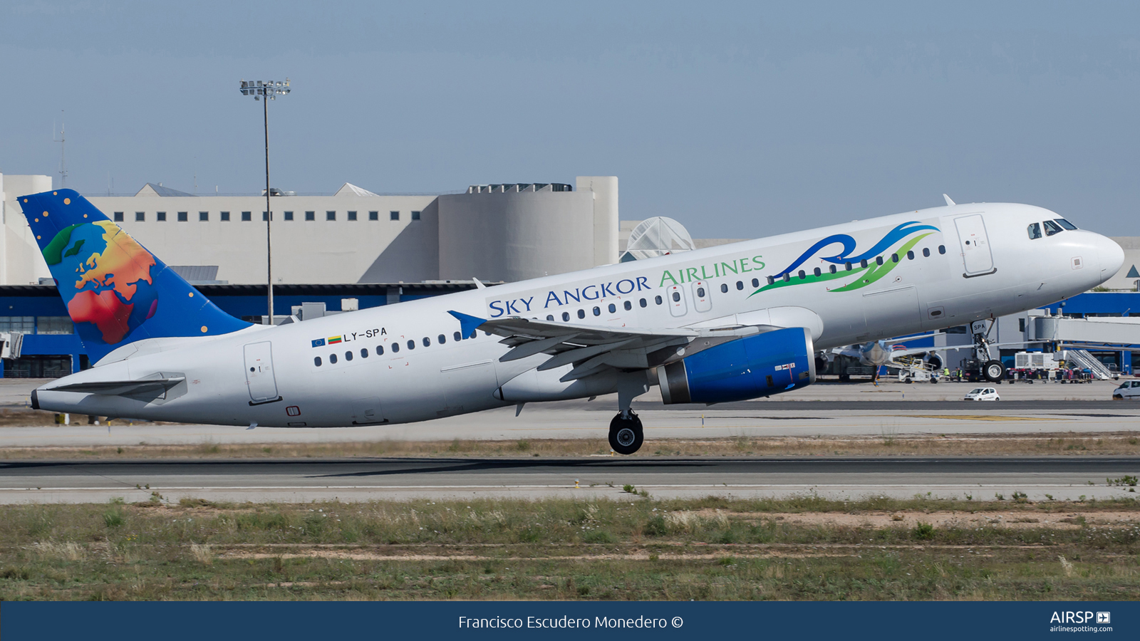 Sky Angkor Airlines  Airbus A320  LY-SPA