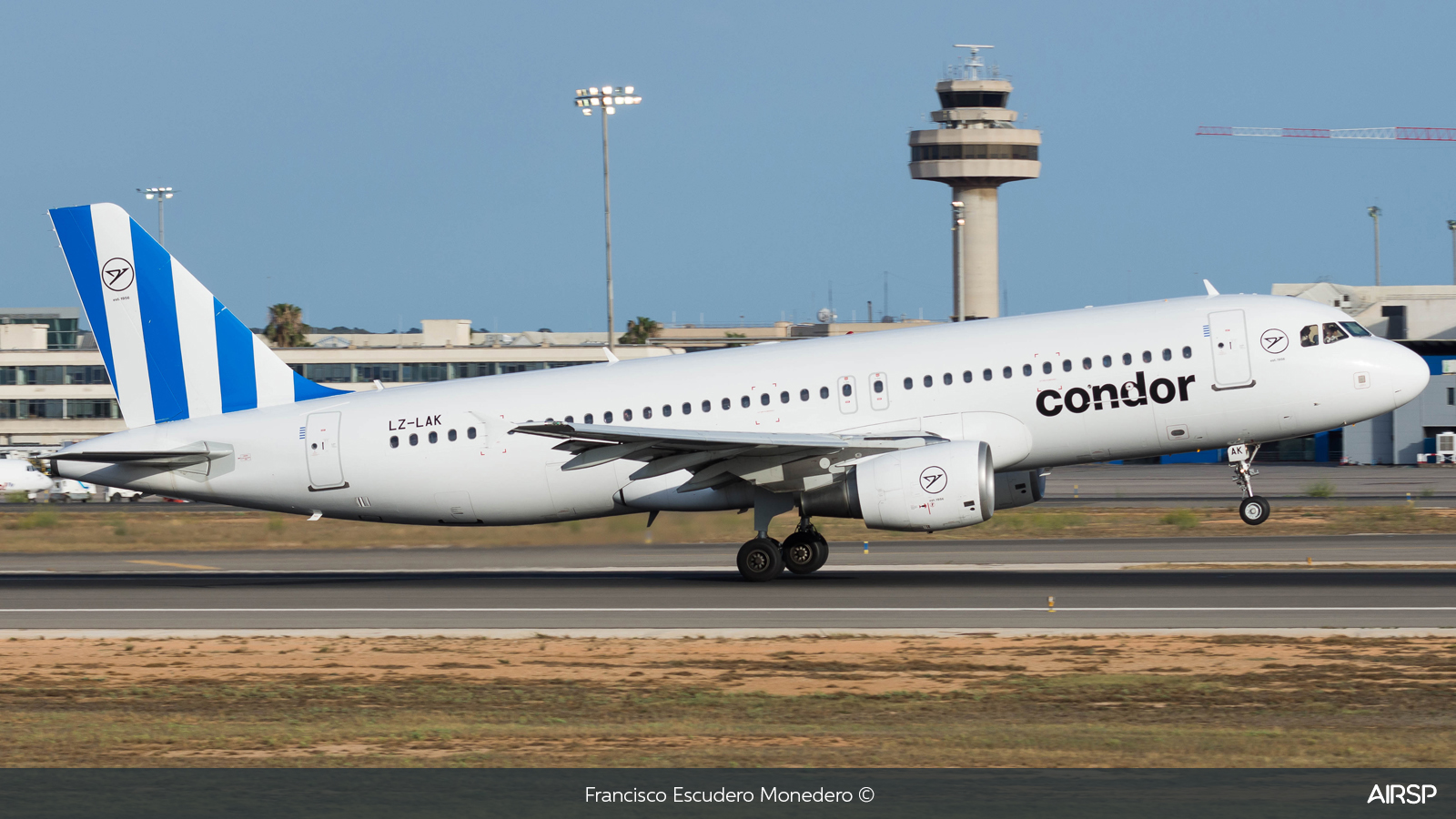 Condor  Airbus A320  LZ-LAK