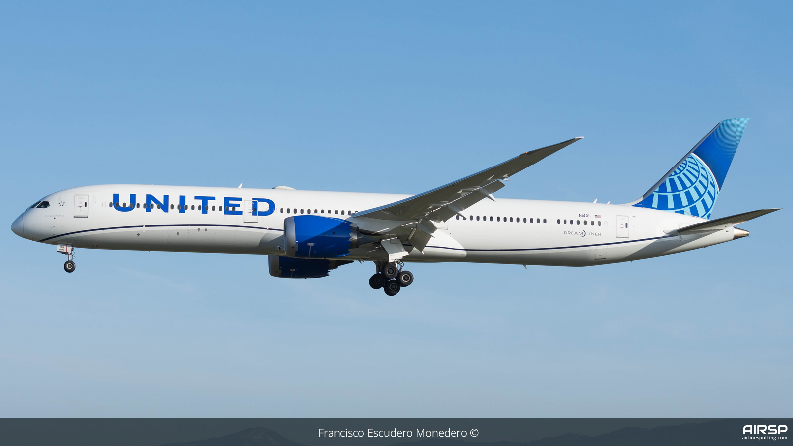 United Airlines  Boeing 787-10  N14011