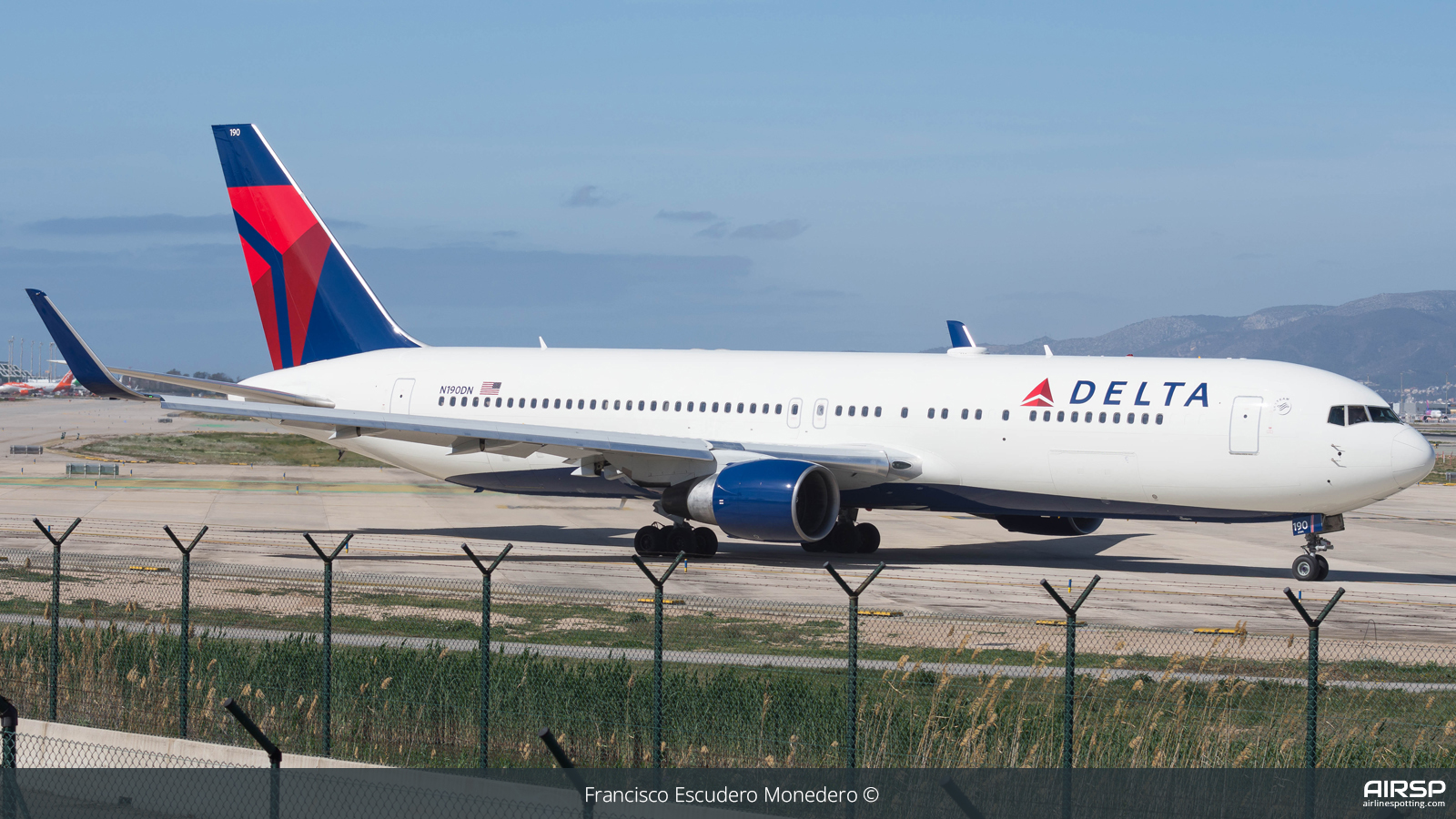 Delta Airlines  Boeing 767-300  N190DN
