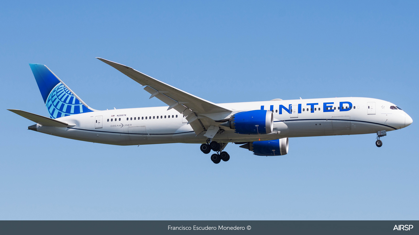 United Airlines  Boeing 787-9  N29978