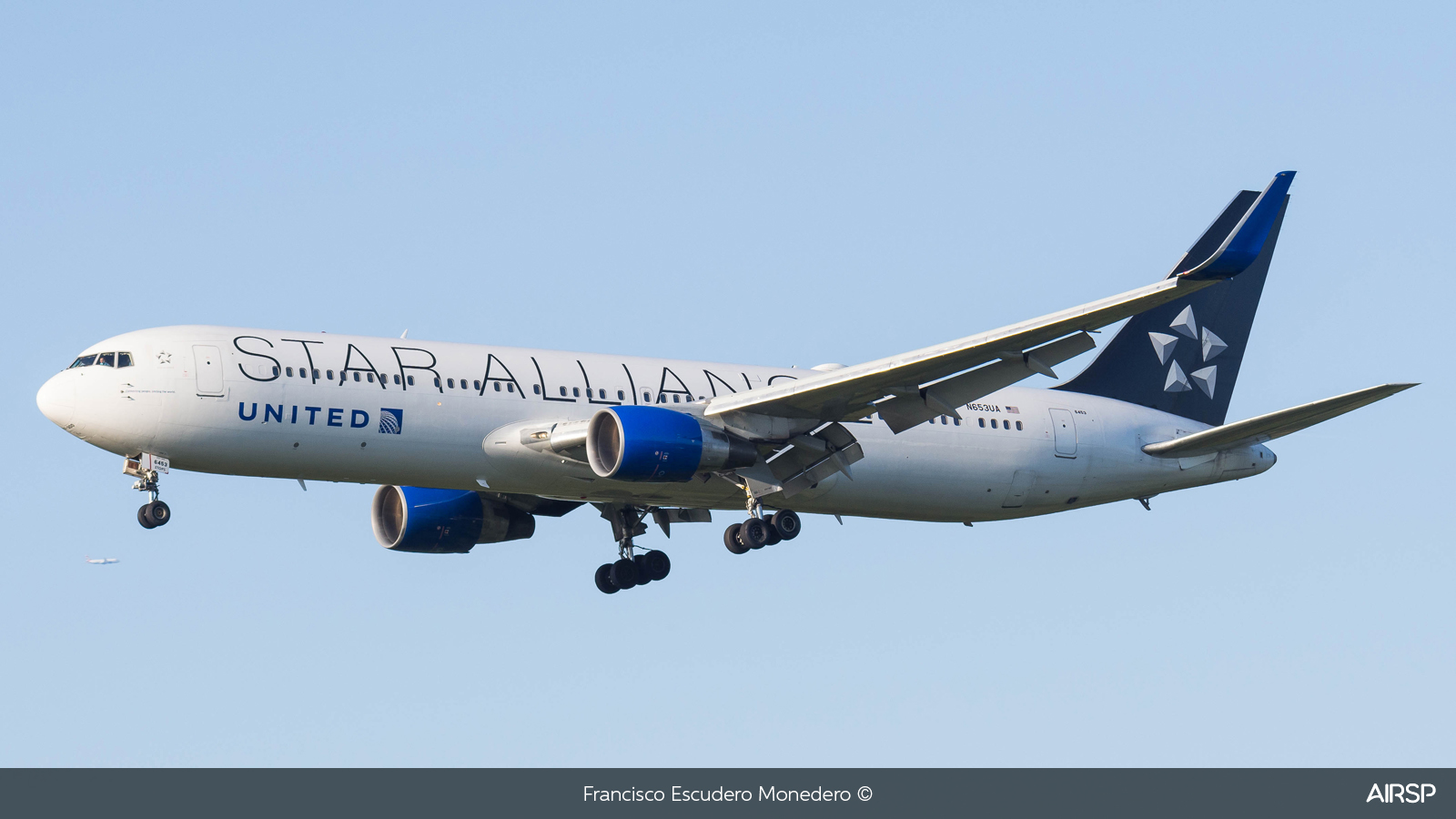 United Airlines  Boeing 767-300  N653UA