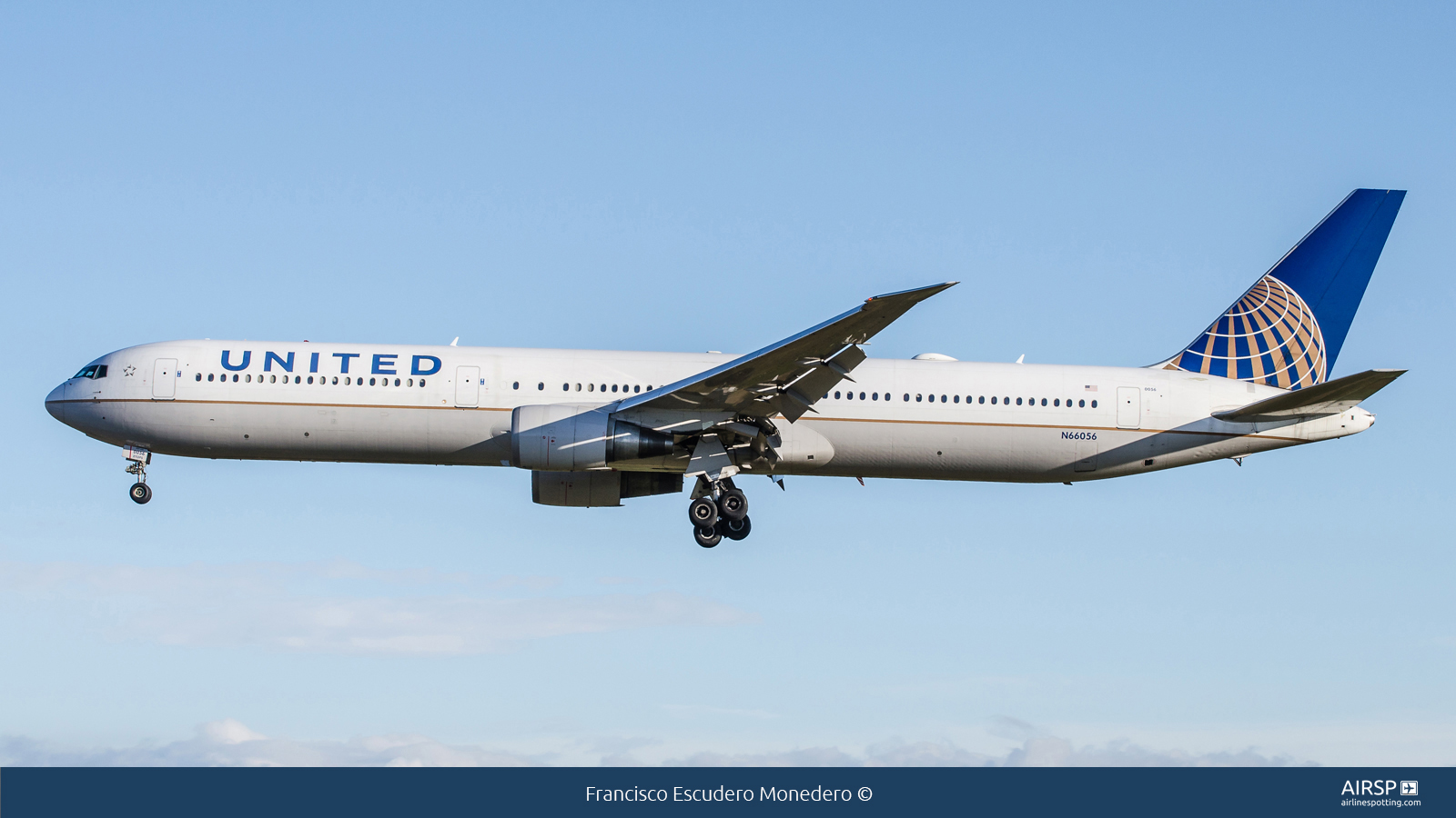 United Airlines  Boeing 767-400  N66056