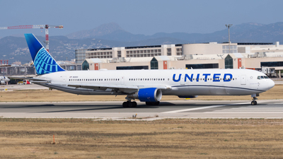United Airlines Boeing 767-400