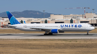 United Airlines Boeing 767-400