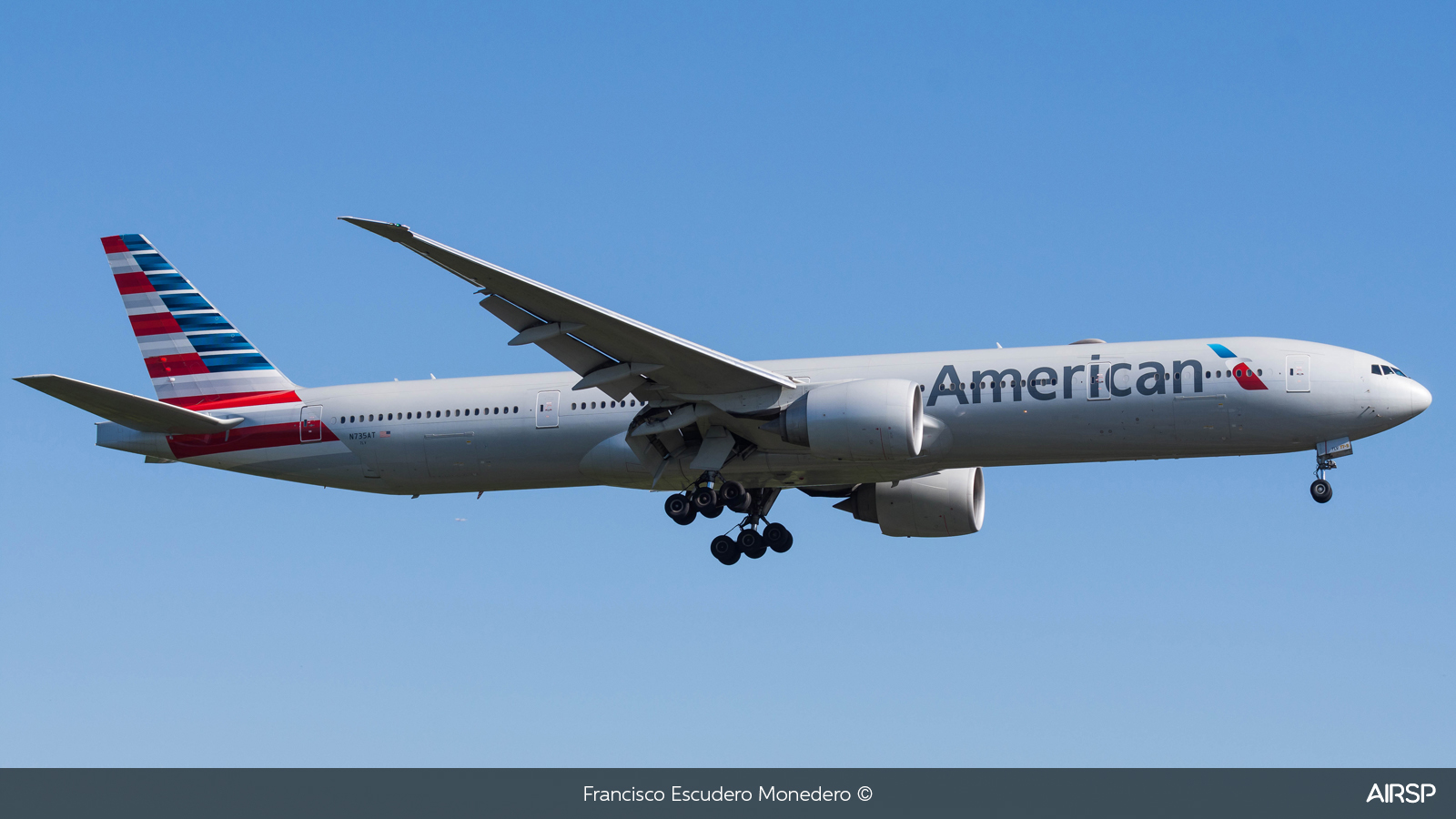 American Airlines  Boeing 777-300  N735AT